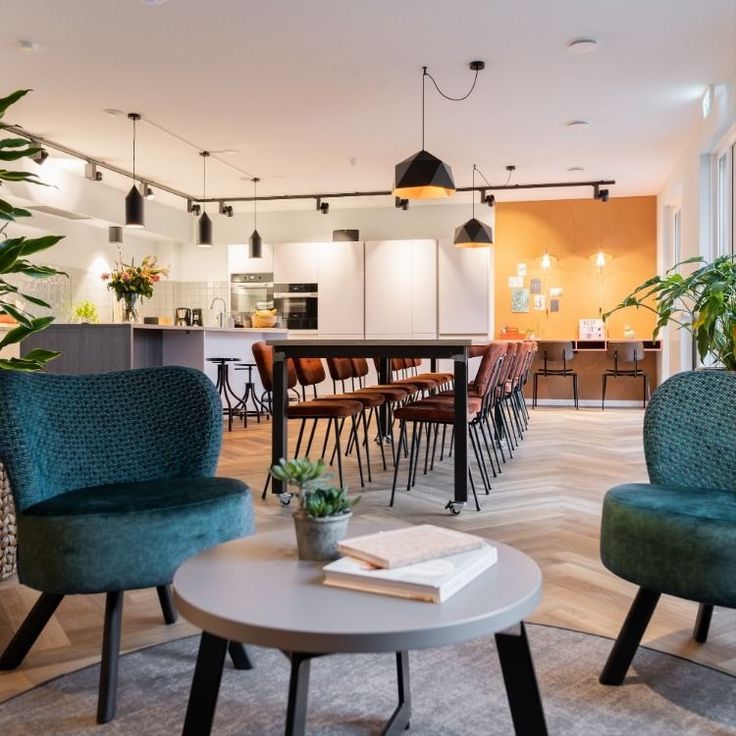 Voedingsconsult in een lichte, moderne ruimte in Amsterdam